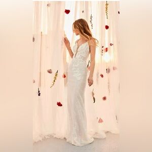 Sequin appliqué wedding dress with Removable Train